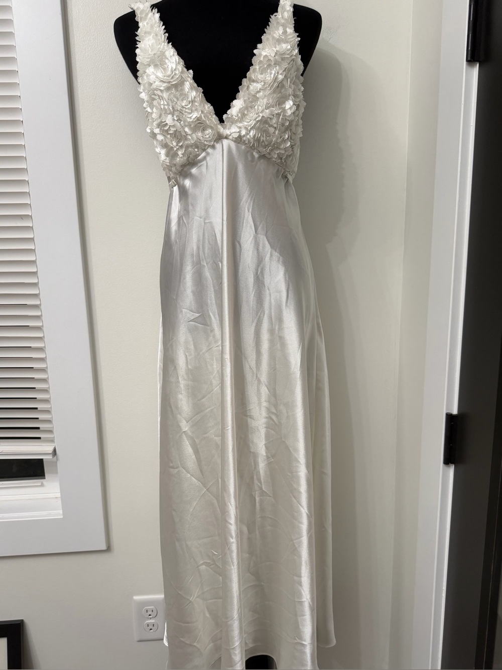 Flora Ivory Satin Nightgown with Floral Appliqué Tie Waist Maxi Size Small - Picture 6 of 11